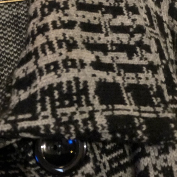 Sweater - Picture 4 of 4